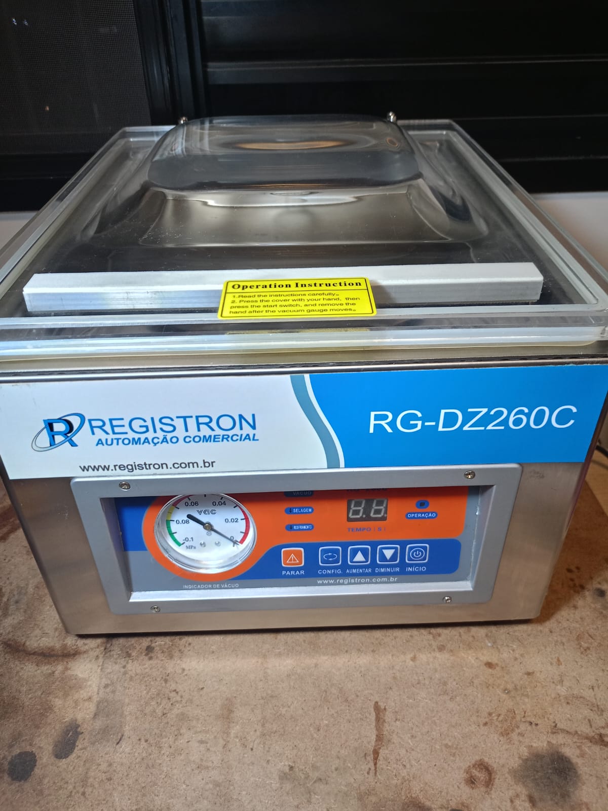 Seladora à vácuo Registron RG-DZ260C reformada